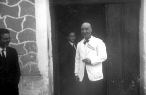B_oficios_Agapito, vestido de camarero