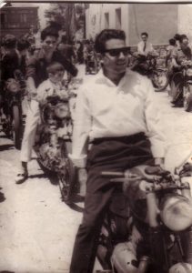 B_sancristobal_Jesús con la Bultaco en San Cristobal